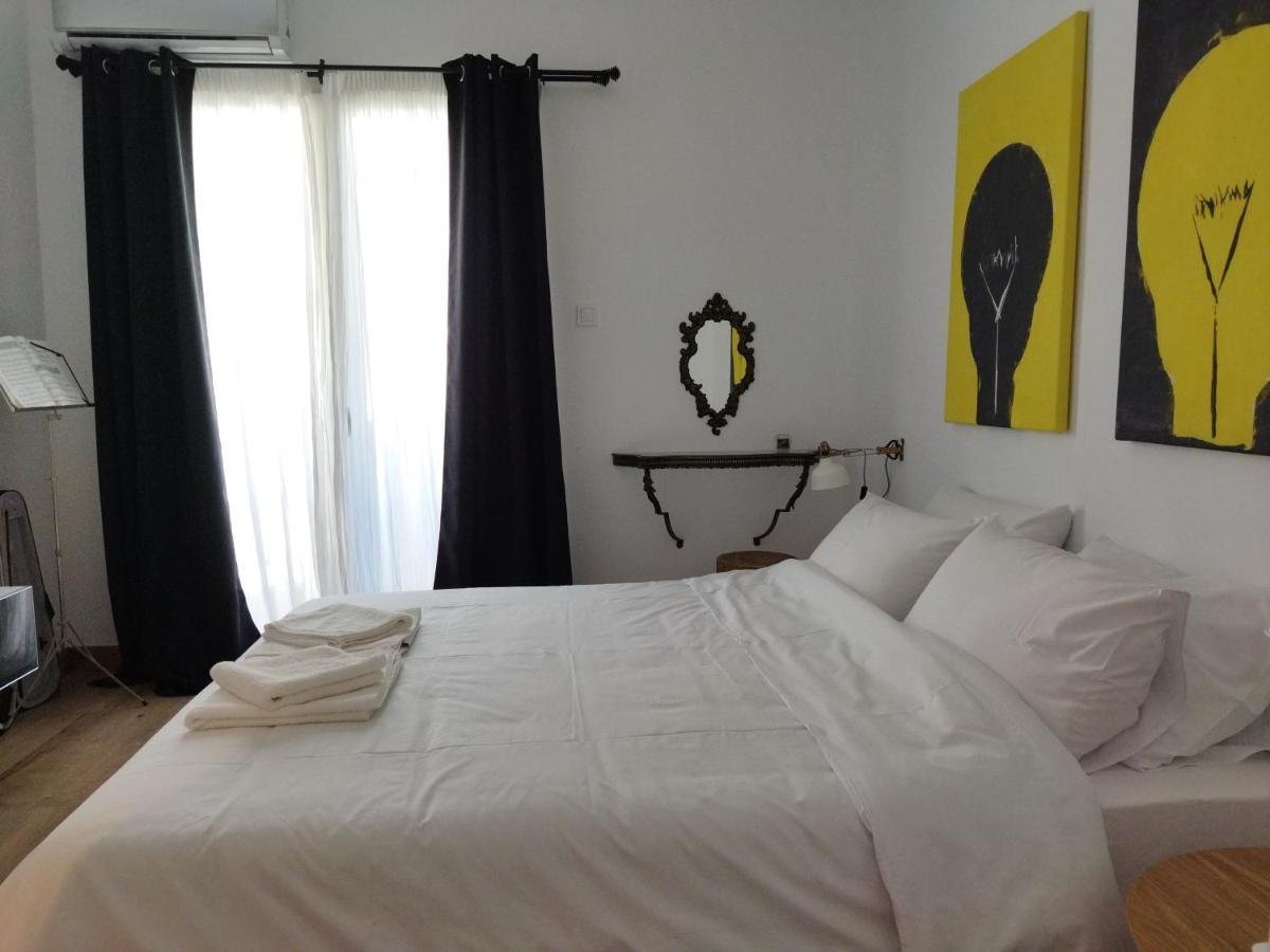 Minimal Apartment By The Beach Corinth エクステリア 写真